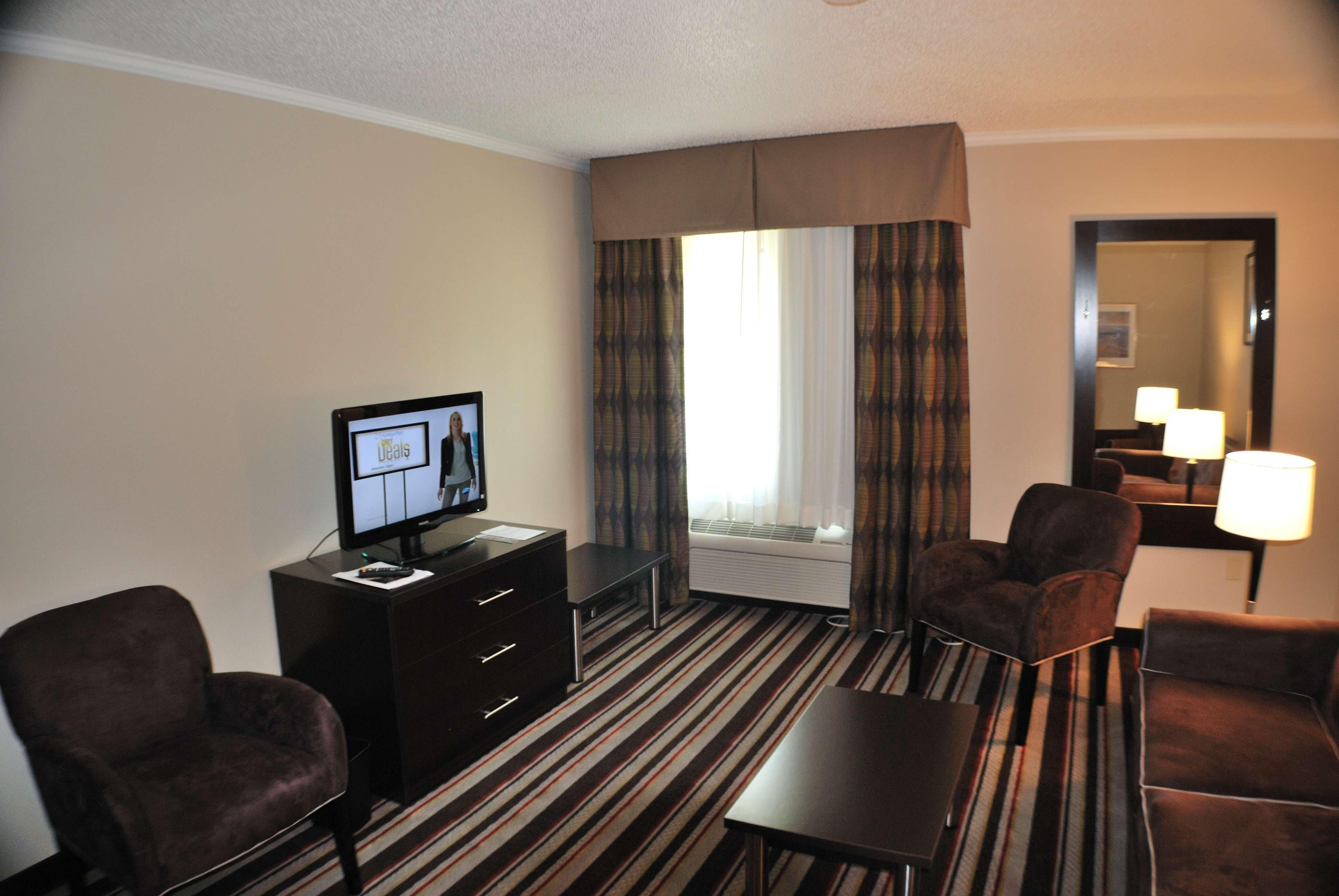 Holiday Inn Express Nashville W-I40, An Ihg Hotel Zewnętrze zdjęcie