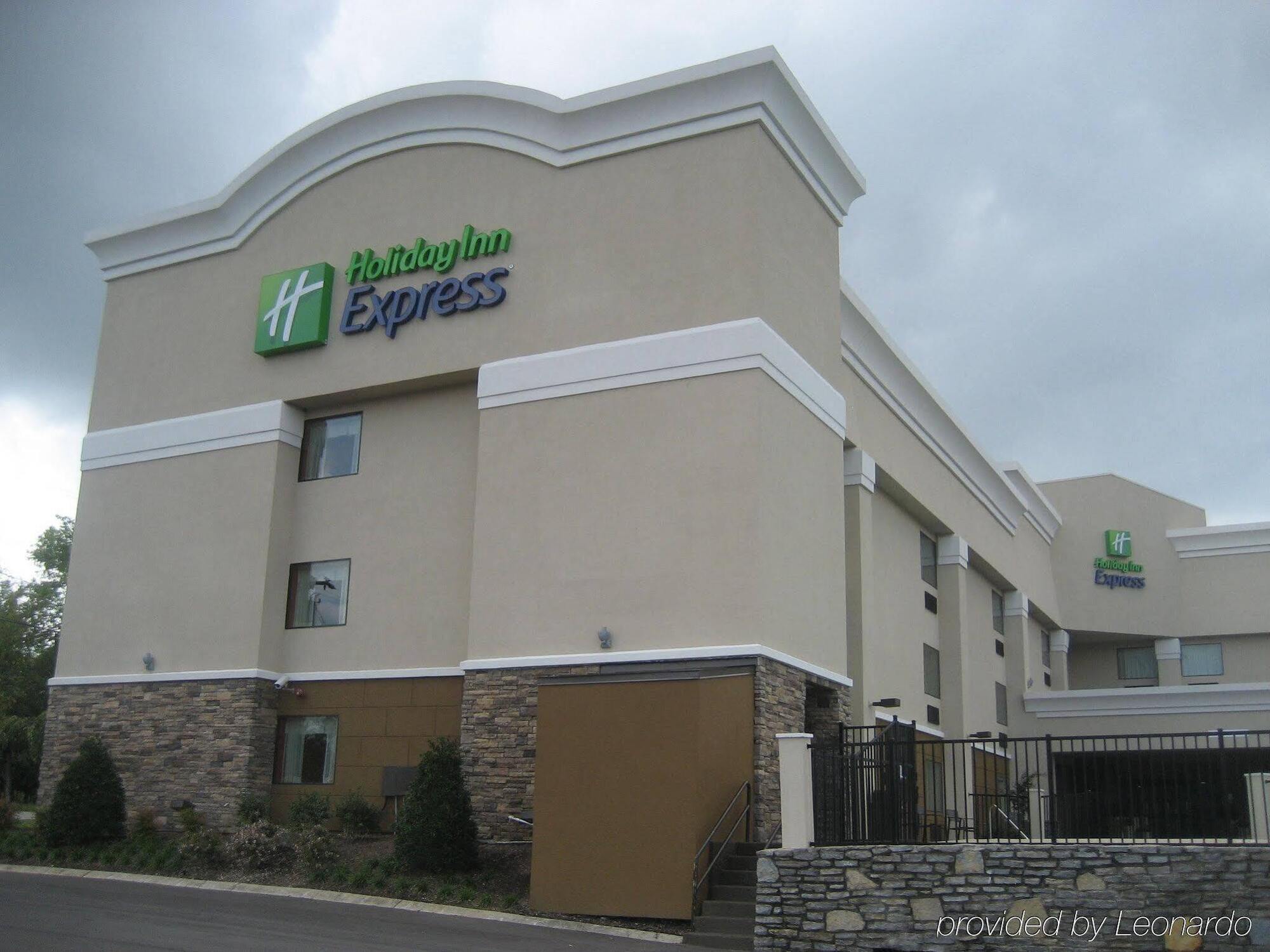 Holiday Inn Express Nashville W-I40, An Ihg Hotel Zewnętrze zdjęcie